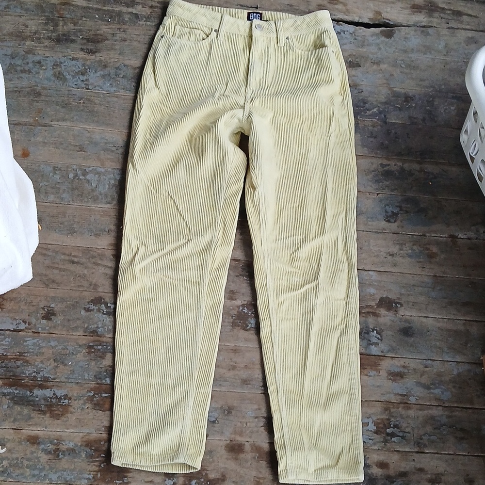 GUC BDG Loose Tan Yellow Corduroy  Wide Wale Pants Size 27 Mom High Rise
